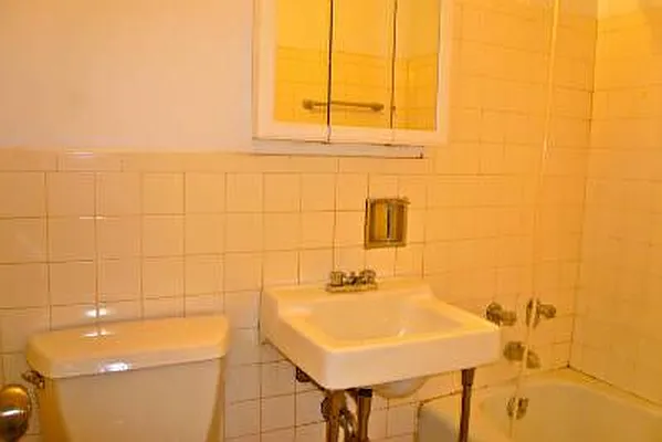Sold by Akam Sales and Brokerage | media 11