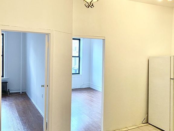 4th image of 3607 30th Ave APT 2R