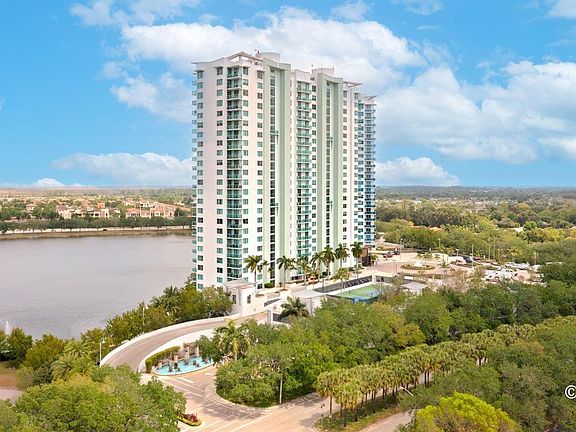 3rd image of 2641 N Flamingo Road #406N