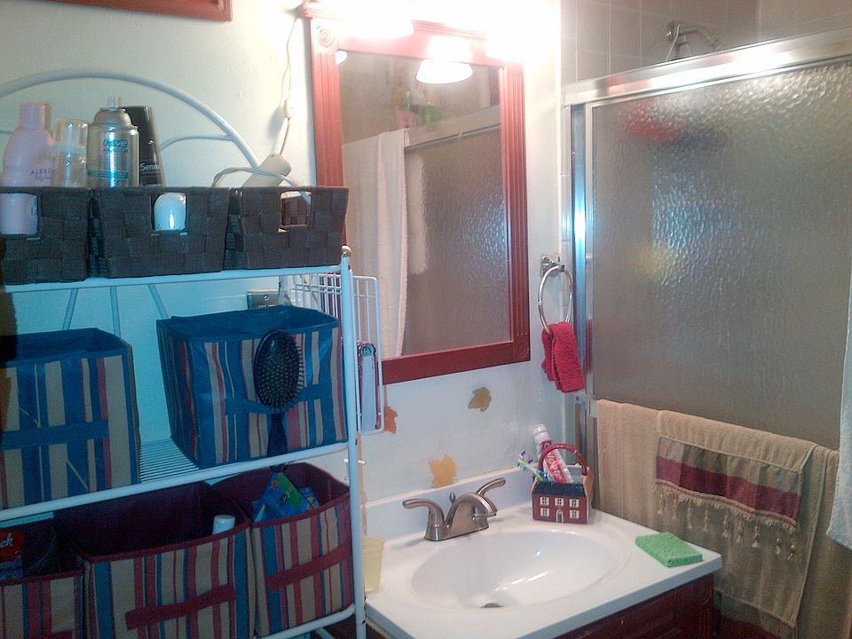 1st floor Bathroom
