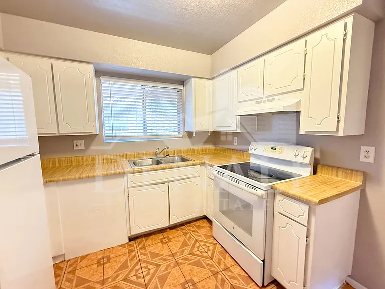 624 E Marilyn Ave #1 — Photo 9