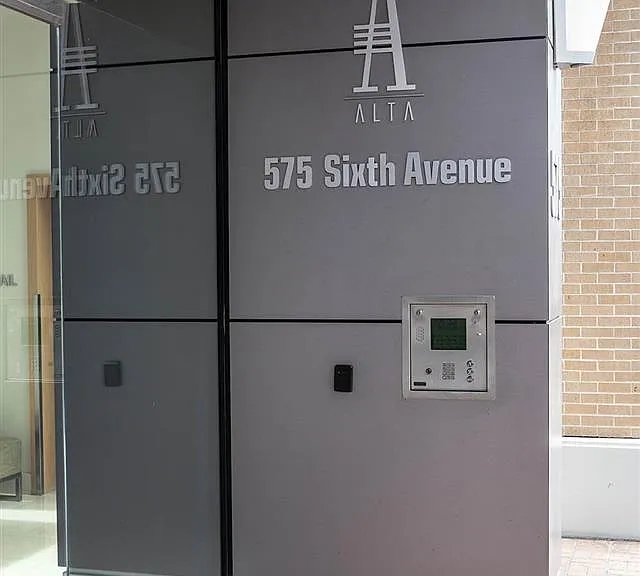 575 6th Ave — Photo 12