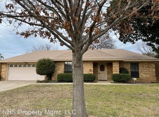 1928 Big Bend Dr, Grapevine, TX 76051
