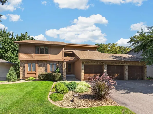 2940 Torchwood Dr, New Brighton, MN 55112