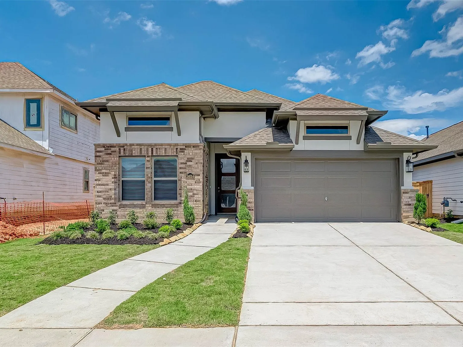 4 bed, 2.0 bath, 1696 sqft, $2,600 — Photo 2