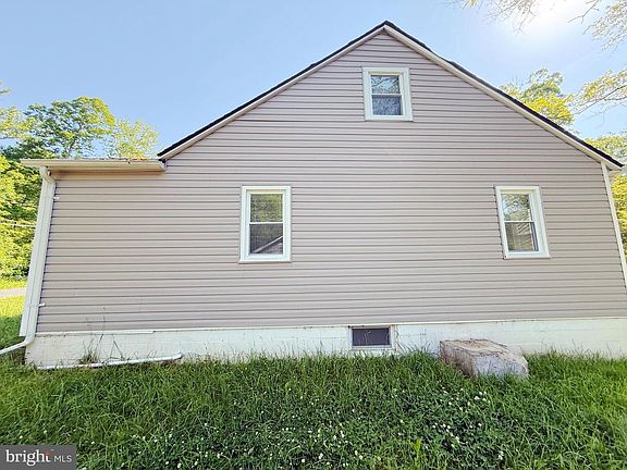 4th image of 1535 Mitchell Ln