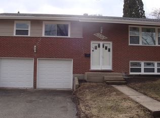 957 Stewart Ave, Elgin, IL 60120