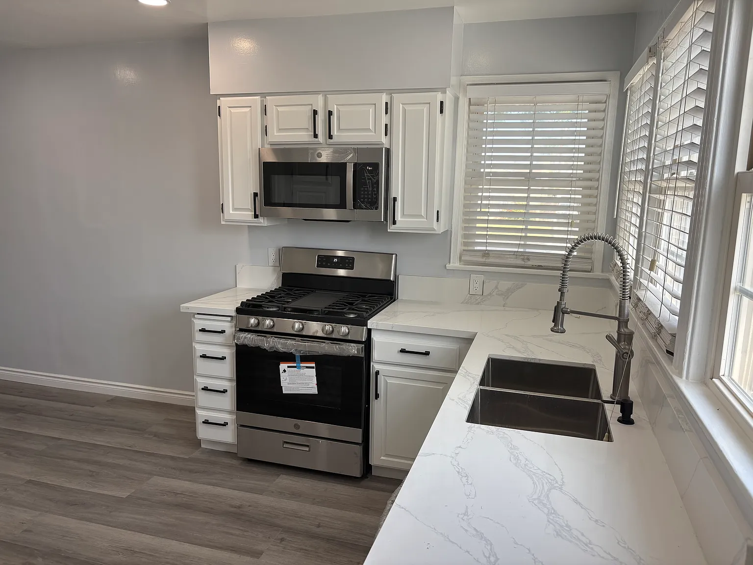 3 bed, 1428 sqft, $3,700 — Photo 1