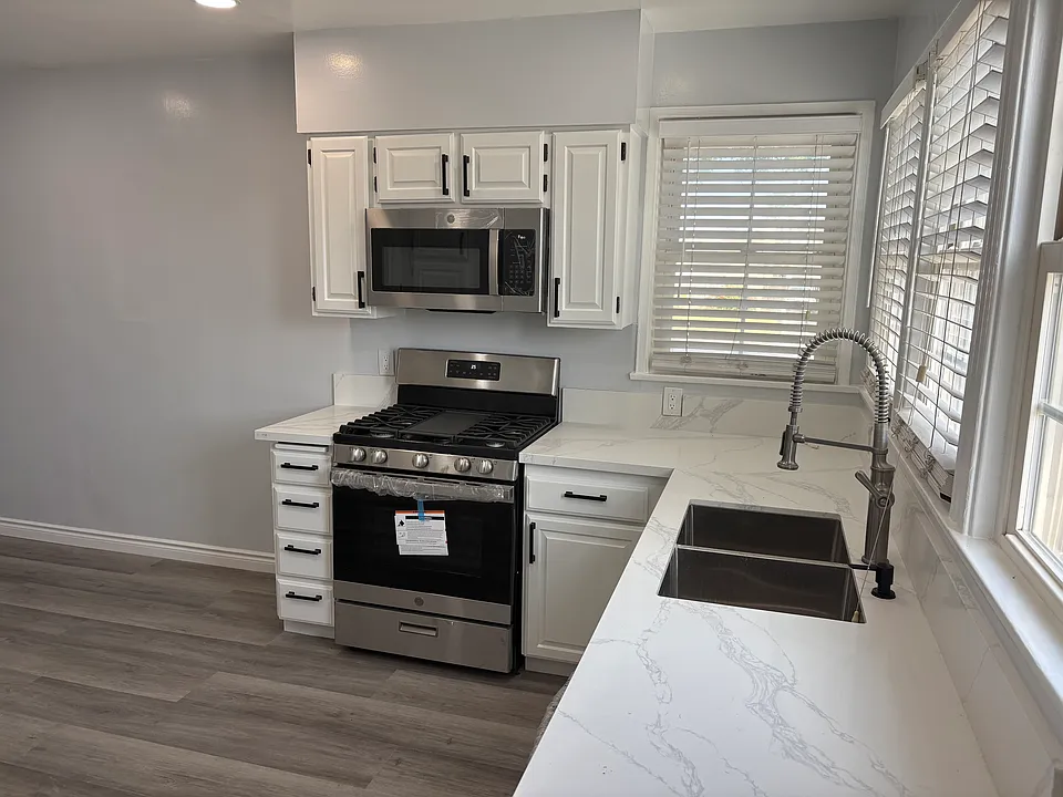 221 N 18th St