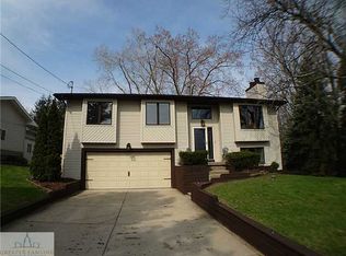 308 Riverview Dr, Dewitt, MI 48820