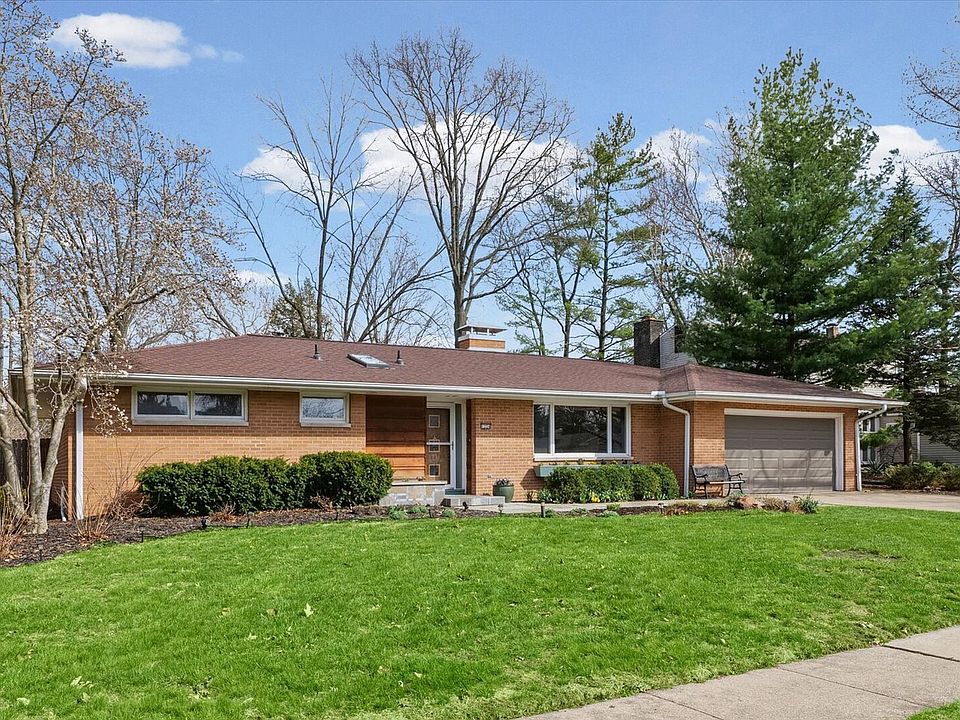 1st image of 1224 Foothill Dr