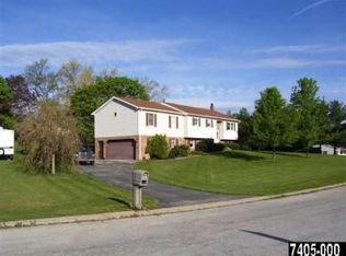 16 Panorama Ln, Hanover, PA 17331