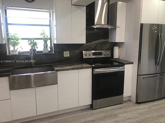 5th image of 18200 SW 262nd St