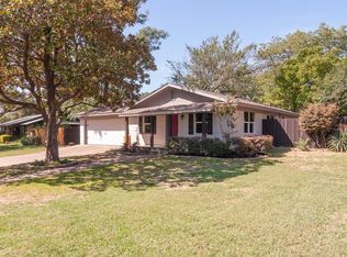 705 Hurstview Dr, Hurst, TX 76053