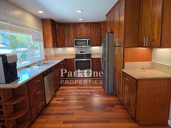 3rd image of 1500 Fieldcrest Dr