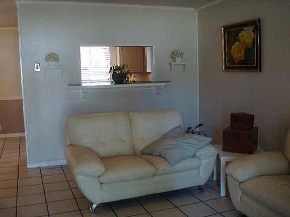 3rd image of 2200 Cales Dr