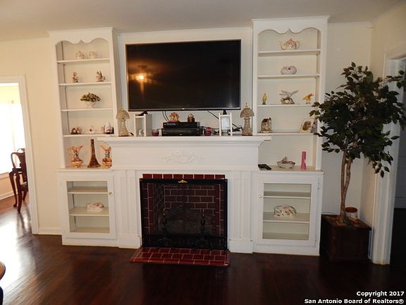 5th image of 211 Glenoak Dr