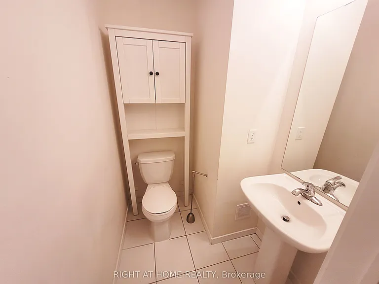 300 Alex Gardner Cir #47 — Photo 9