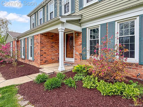 4th image of 5028 Aintree Rd