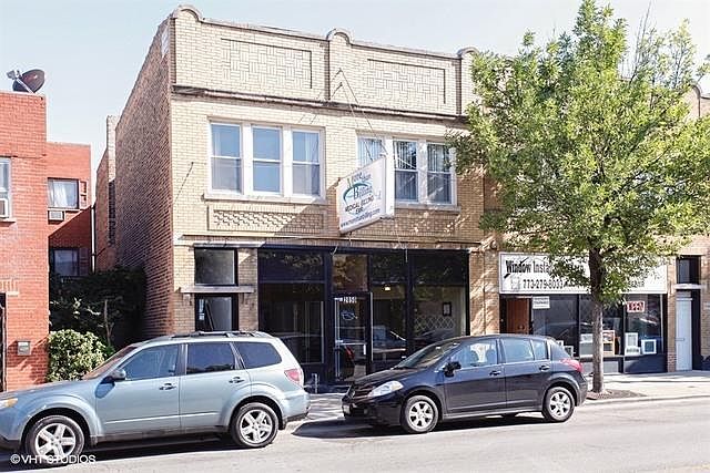 1st image of 2850 W Montrose Ave