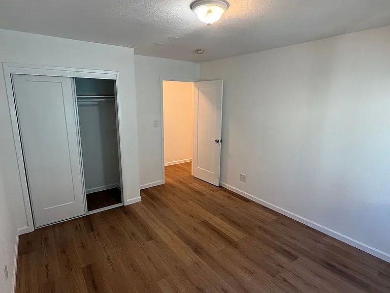 Willard Ave - 301 — Photo 32