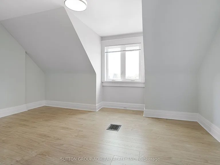 481 Brock Ave #2 — Photo 20