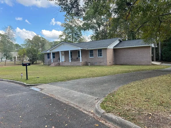 107 Roundcrest Dr, Thomasville, GA 31792