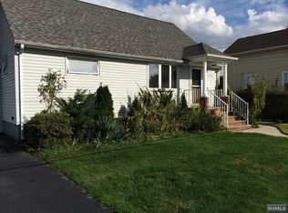 1-35 29th St #1X, Fair Lawn, NJ 07410