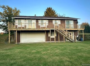 1795 Oakwood Rd, Ortonville, MI 48462