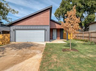 202 Washington St, Elgin, TX 78621