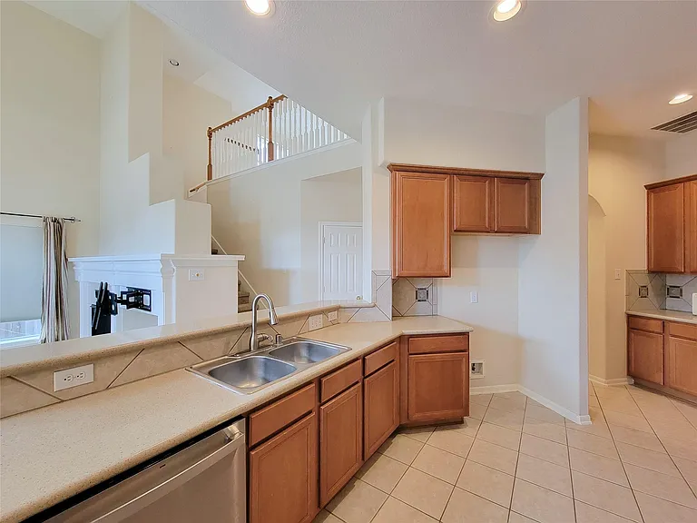 2622 Katie Harbor Dr — Photo 25