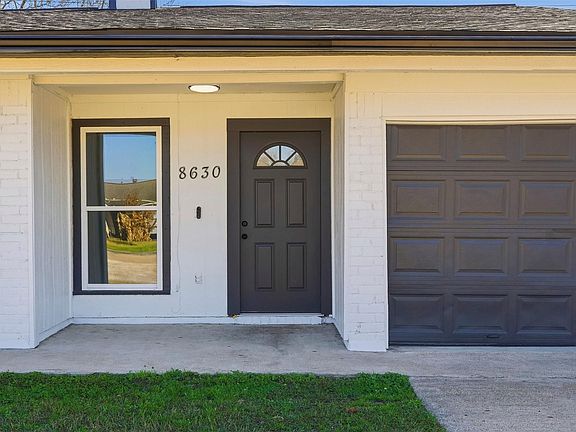 4th image of 8630 Winewood Dr