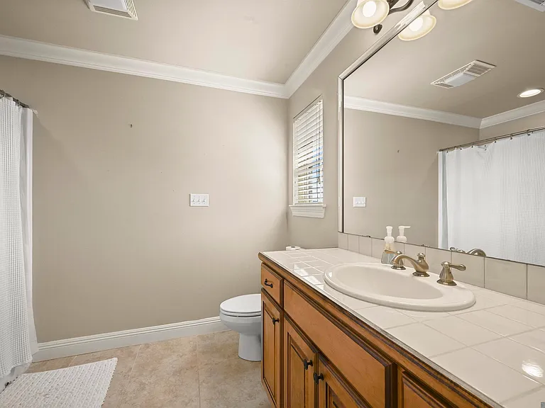 6852 False River Rd — Photo 11