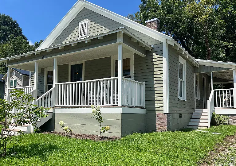 614 W Holt St — Photo 2