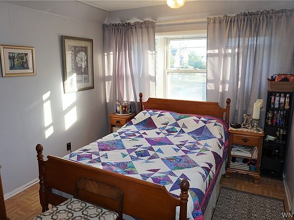5th image of 118 Mayer Ave