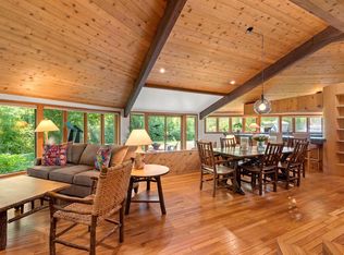 2424 W Range Line Ter, Mequon, WI 53092