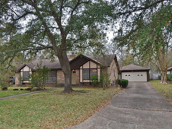 2nd image of 2927 Big Springs Dr