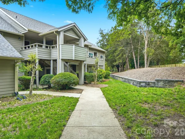 2500A Stradbrook Dr, Charlotte, NC 28210