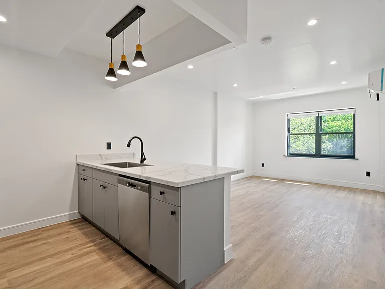 35-64 85th St #4G — Photo 2