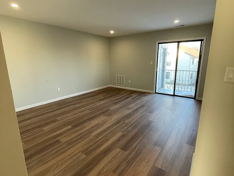 1909 Woodbridge Commons Way — Photo 4