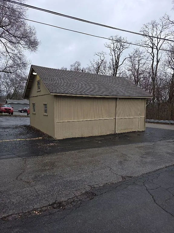 Studio, 10 sqft, $100 — Photo 2