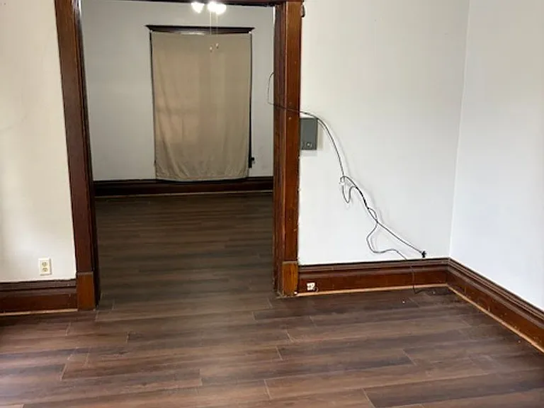 903 Randolph St — Photo 2