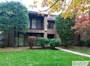 308 Willowbrook Dr, North Brunswick, NJ 08902