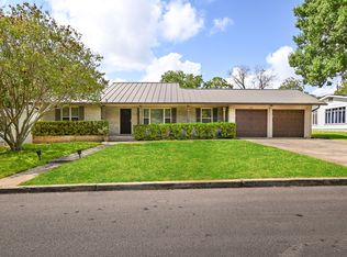 426 Oakleaf Dr, San Antonio, TX 78209