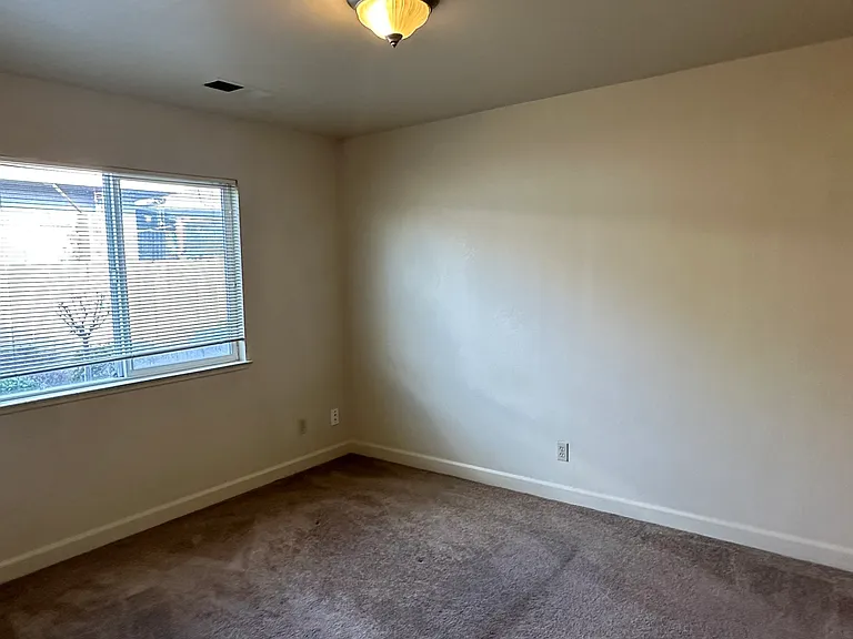 660 Westside Blvd #A — Photo 11