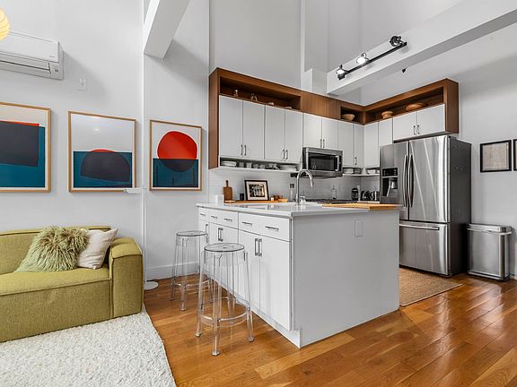 5th image of 385 Jefferson Ave #B