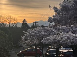 4615 Greenwood Ave N, Seattle, WA 98103