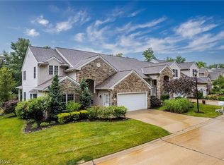 138 Stonecreek Dr, Mayfield Heights, OH