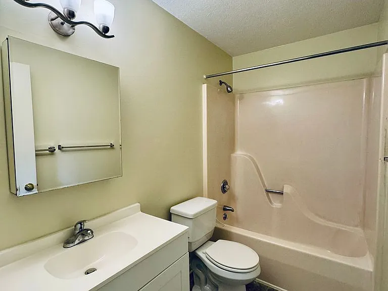 92 Dutch Mill Ct #C — Photo 6