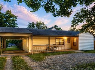 1811 W Broadway St, Collinsville, OK 74021